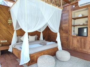 New Manggis 4, Gladak paradise