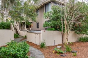 2 BR Beachwalk quiet condo steps to the beach