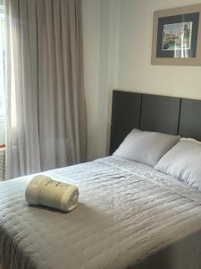 Apartamento completo, 2 quartos e estacionamento