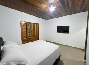 Cantinho do Céu Piscina com Hidro e Lago de Pesca