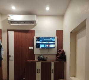 Sri Kedar Khand Guest House