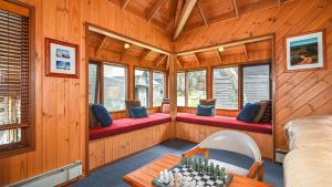 Currawong Lodge