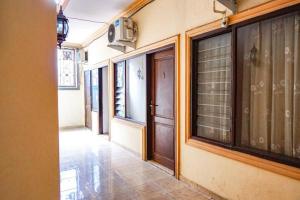 RedDoorz near Mall Ciputra World Surabaya