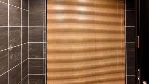 嘉建 2-8人 全新独栋3层 3房3厕所2淋浴1客厅1厨房 天下茶屋站步行5分钟 现代日式风格