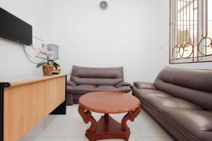 RedDoorz near UPH Karawaci 2