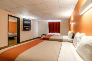 Queen Room with Two Queen Beds - Disability Access - Non-Smoking room in Motel 6-York NE