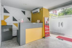 RedDoorz Plus at Cideng Timur