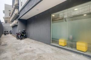 RedDoorz Plus at Cideng Timur