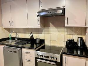 Specious apartment in Sadaf 7 with Marina Views and Beach Access