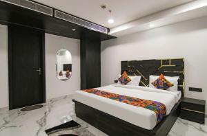 Hotel GreySky Karkardooma AnandVihar New Delhi