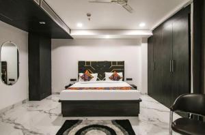 Hotel GreySky Karkardooma AnandVihar New Delhi