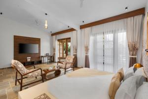 Still River Suites by ELIVAAS