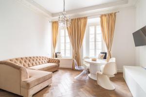 Old Town Luxury apartment self check inn