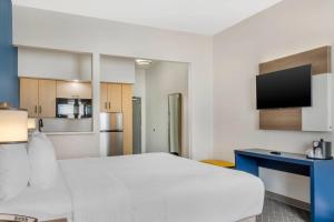 Comfort Inn & Suites El Paso I-10 Airport Area