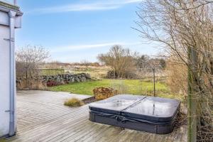 Beautiful Modern Home Near the Beach