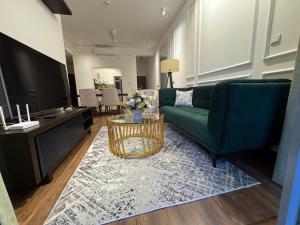 The Golfside Luxe