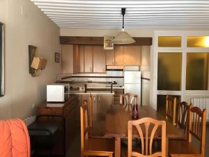 Apartamento edificio europa zona media 8 pax View