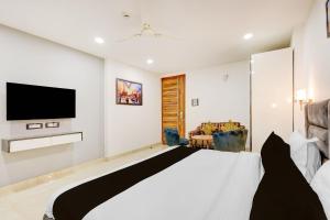 Hotel O Chattarpur Residency