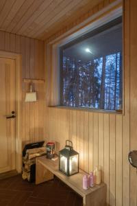 A unique lakeside cottage