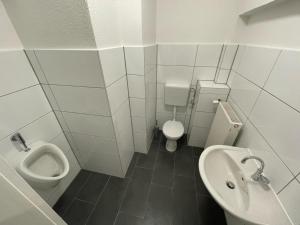 Doppelzimmer im Monteurhaus Gemeinschaftsbad und -küche