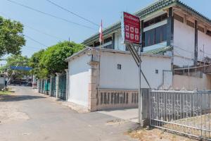RedDoorz at Hotel Rumah Kita near Gedung Negara Cirebon