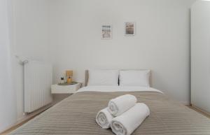 Czerwone Maki Deluxe Apartment by BookingHost