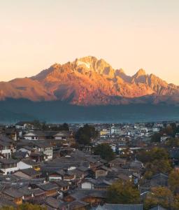 The Panorama Designer Villa & Cafe - Chinese Naxi Style Courtyard - Lijang Ancient Town Branch - English Speaking&Tickets Reservation Service-50 Meters from Main Street