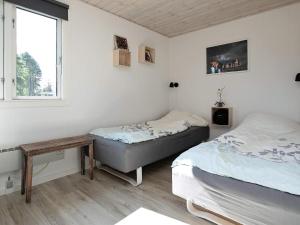 6 person holiday home in Væggerløse