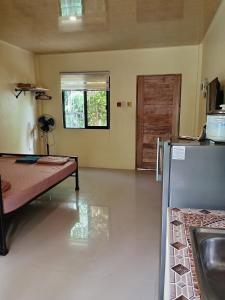 Bluewaves Apartment, scooter