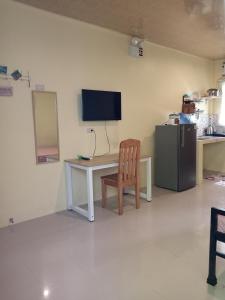 Bluewaves Apartment, scooter