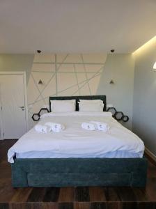 Luxury Apartment with Jacuzzi - River view & Underground Parking by Flat Mаnager