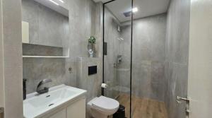 Luxury Apartment with Jacuzzi - River view & Underground Parking by Flat Mаnager