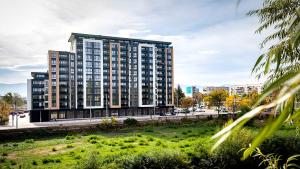 Luxury Apartment with River view & Underground Parking by Flat Mаnager