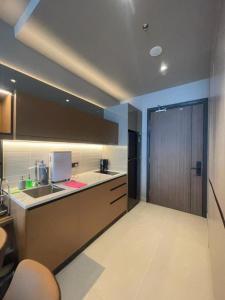 Luxury Executive Suite Antara by Enigma 2BR with Bathtub and Instant Heater Lvl 10