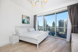 ThriveHomes Sun-Lit 1BR with a Scenic Lake View