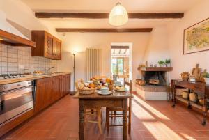 Podere Annesso - Tuscany Vineyard Villa with Pool