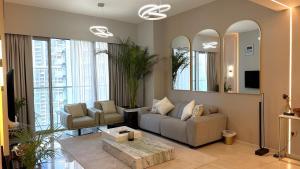 Boulevard Sea View Luxury 1 BR Next Dubai Mall