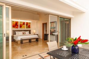 Villa Mozzafiato Private Resort with Full Staff and Heated Pool