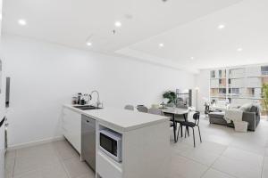 14Mascot ABNB-Style 2BR with Free Parking, 4 min to Airport