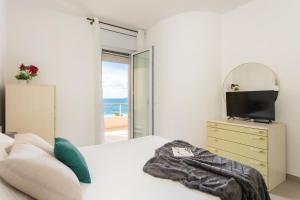 Casa Serena - Beautiful sea view with pool