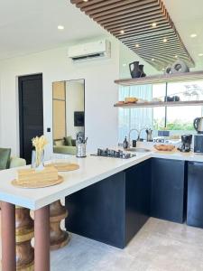 Luxury Seseh Suite - Rice field View