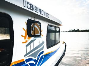 Old Willow Houseboats