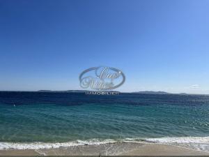 Studio 2 personnes vue mer résidence pieds dans leau à Cavalière