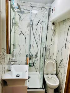 Apparemment - Tour Eiffel - Grenelle