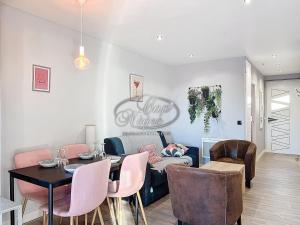 Appartement T2 pour 4 personnes avec grande terrasse et pergola à 300m plage de Pramousquier - Le Lavandou