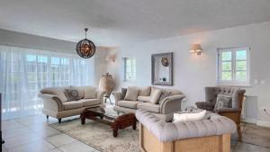 Rustic Villa Peran with outdoor pool in Tinjan