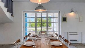 Rustic Villa Peran with outdoor pool in Tinjan