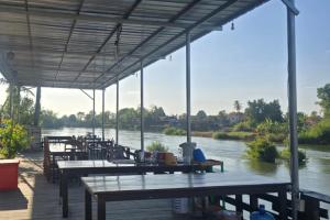 Nongsak Riverside Guesthouse & Nongsak Guesthouse