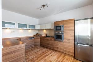 Spacious Apartment with AC and stunning views