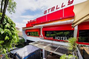 RedDoorz near Istana Plaza 2